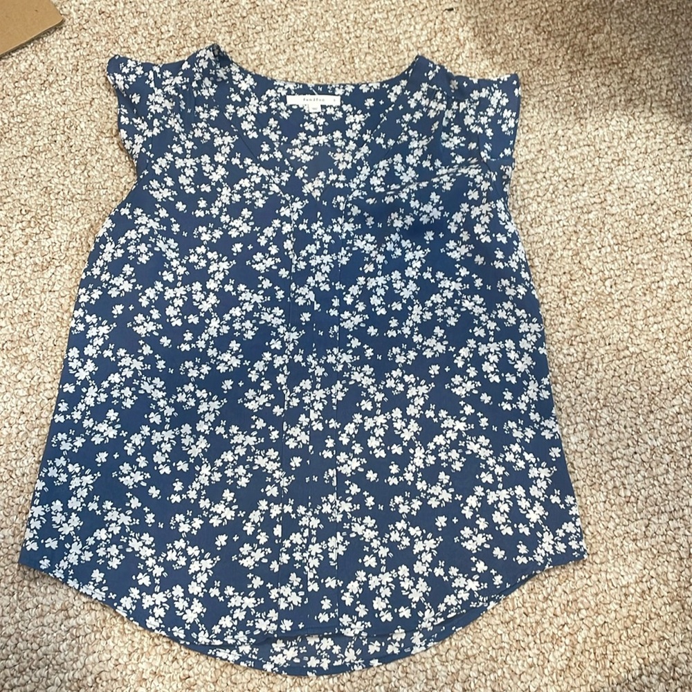 Fun2fun blue floral blouse v neck